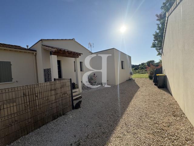 Villa récente de plain pied avec vue dégagée à Bedoin 100m² Bédoin