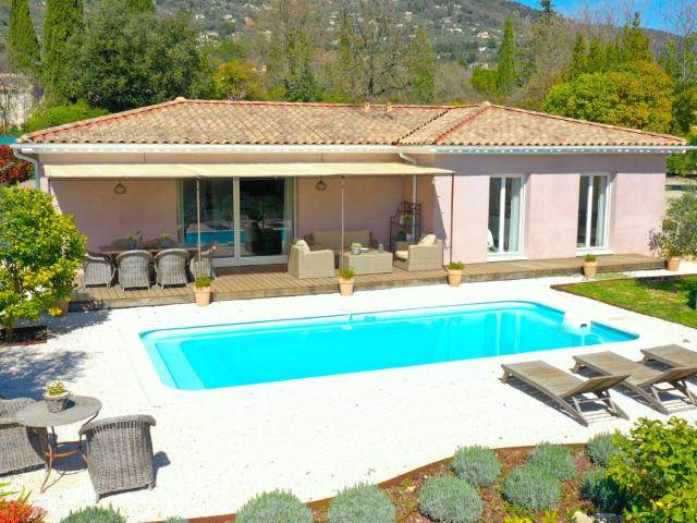 Villa récente Peymeinade 130 m² et 25 m² de garage avec pisc. 130m² Peymeinade