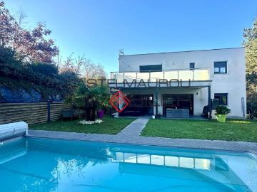 Villa récente T7 avec piscine et sous sol