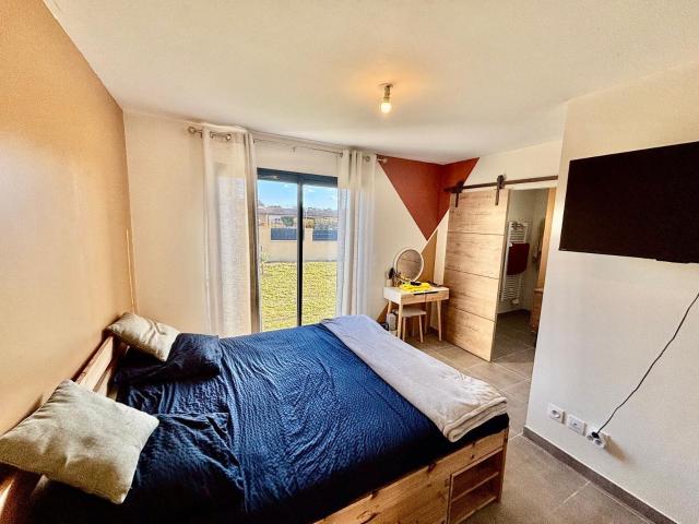 Villa récente 2023 de 105 m2 avec belle et lumineuse pièce. 105m² Grignan