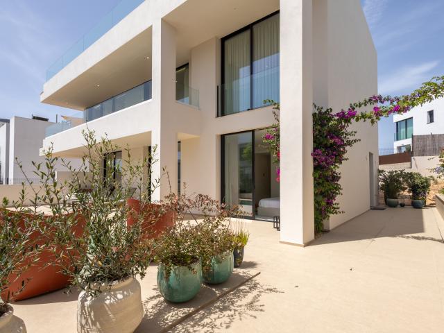 VILLA RECIÉN CONSTRUIDA, Ses Torres