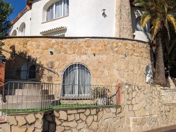 Villa reformada con vistas al mar y al Peñón de Ifach – Calp. 380m² Calpe Calp