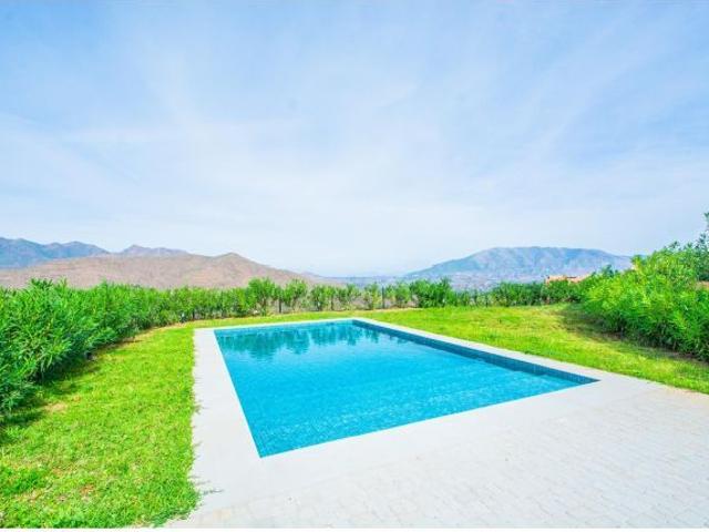 Villa reformada de 4 dormitorios y 3 baños en La Mairena, Ojén