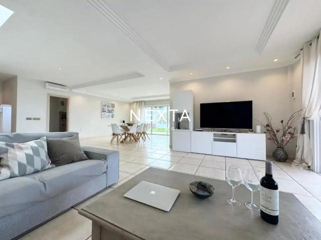 ¡Villa reformada de 4 dormitorios con vistas al mar y piscin. 320m² Adeje