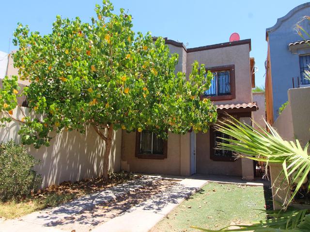 VILLA RESIDENCIAL VENECIA CASA EN RENTA