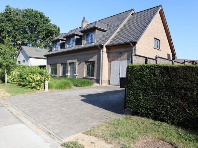 Villa residentieel gelegen in De Pinte