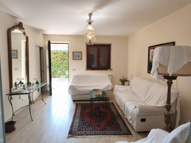 Villa Residenziale in Affitto ad Andria