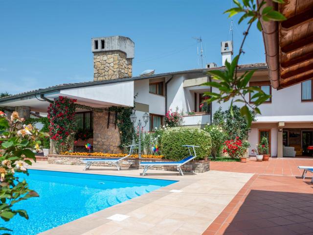 Villa Rita 300m² Piazza al Serchio