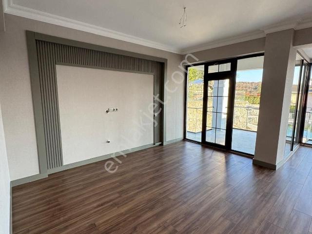 Villa Riva Sitesinde Sıfır 5+2 Kiralık