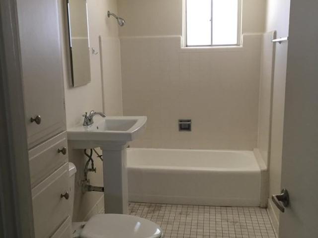 Villa Riviera 1 Bedroom Apartment for Rent at 3040 N 2nd St, Phoenix, AZ 85012