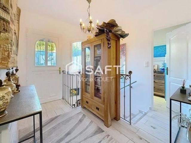 VILLA SAINT AYGULF 83370 5 PIÈCES CLIMATISÉE TOUT CONFORT TERRASSE PISCINE