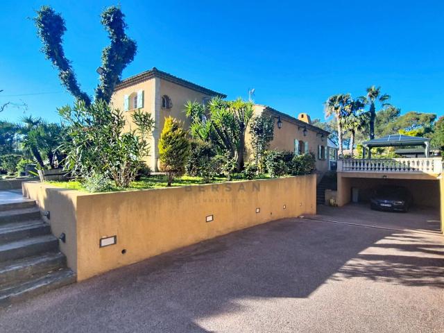 Villa Avec Piscine Saint Raphael Boulouris, Proche Des Comme. 177m² Saint Raphaël