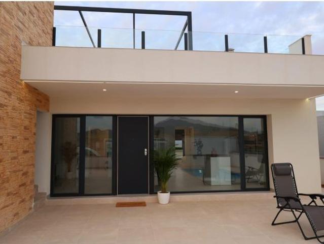 Villa semiadosada 3 dormitorios con piscina privada en Fuente Álamo, Murcia