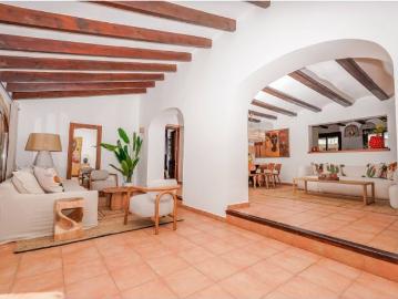 VILLA SERENA · JARDÍN MEDITERRÁNEO, PRIVACIDAD Y ESTILO DE VIDA EN LA LLUCA, JÁVEA