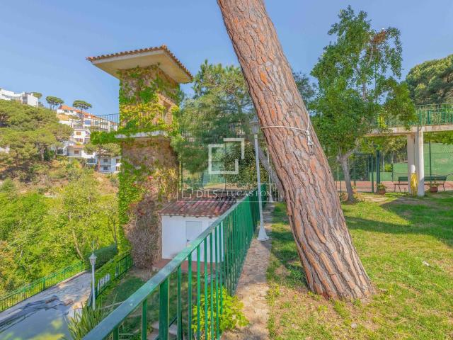 Villa señorial en venta en Cala Canyelles, Lloret de Mar. Se. 354m² Lloret de Mar