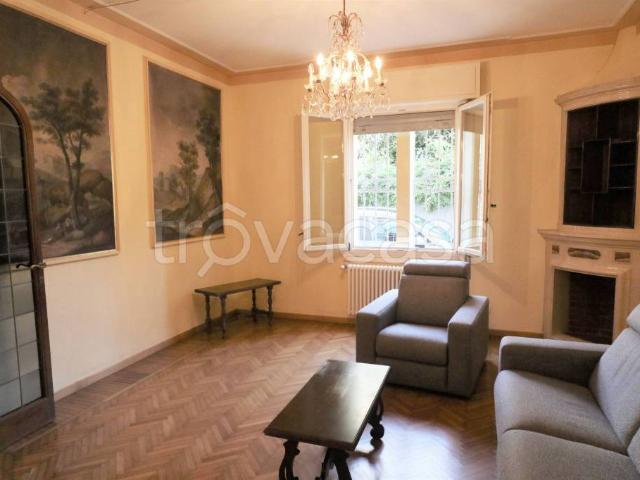 Villa singola in affitto a Bologna via Malta, Colli Saragozza