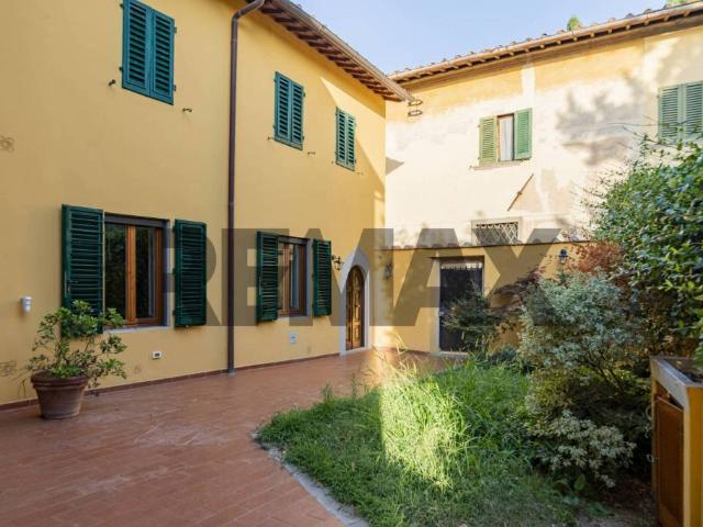 Villa singola in affitto a Firenze, Settignano