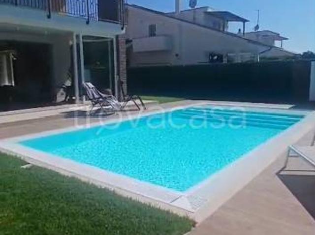 Villa singola in affitto a Fiumicino via Bonaria, Fregene