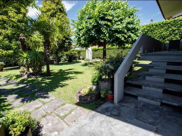 Villa Singola in affitto a Forte Dei Marmi Centro