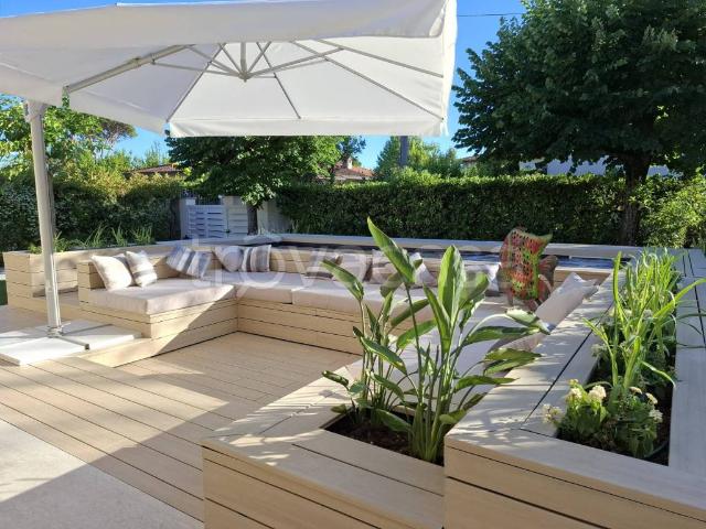 Villa singola in affitto a Forte dei Marmi via Cesare Battisti, 70
