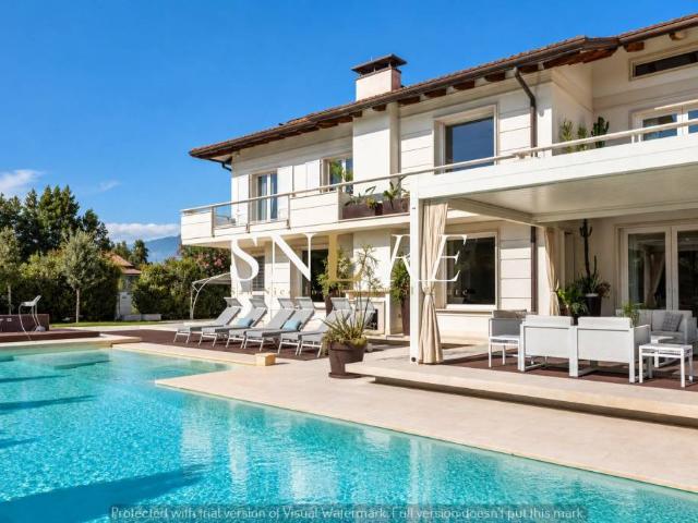 Villa singola in affitto a Forte dei Marmi via dell'Acqua