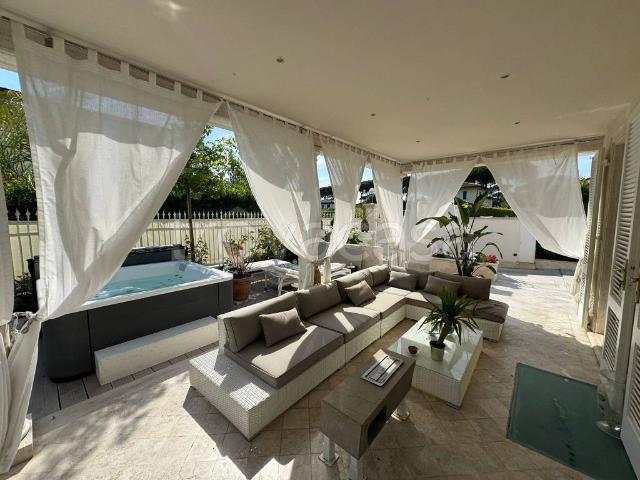 Villa singola in affitto a Forte dei Marmi via Gorizia