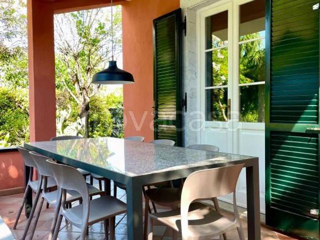 Villa singola in affitto a Forte dei Marmi via Raffaele De Grada, 44