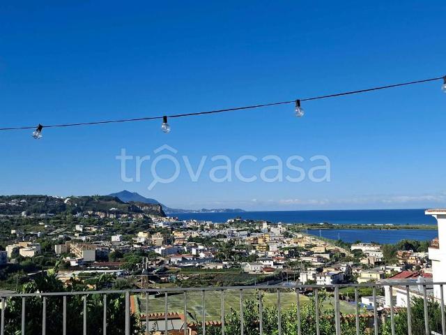Villa singola in affitto a Fusaro, Bacoli