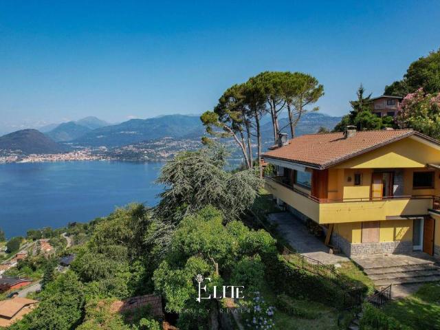 Villa singola in affitto a Laveno Mombello via Vararo, 24, Laveno