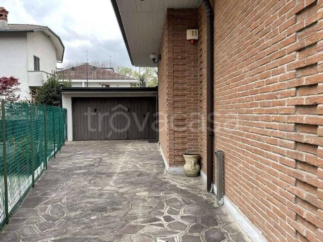 Villa singola in affitto a Limbiate via tazzoli, 6