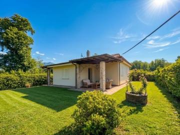 Villa singola in affitto a Massa via dei Loghi