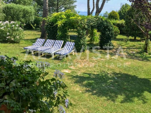 Villa singola in affitto a Peschiera del Garda via Bassanella