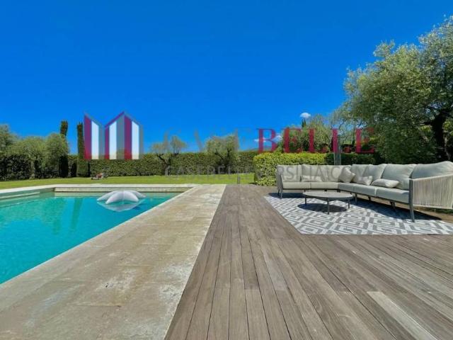 Villa singola in affitto a Pietrasanta via Padule
