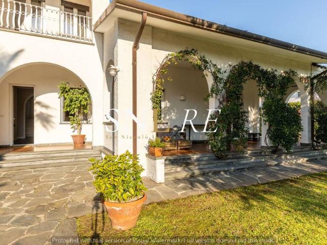 Villa singola in affitto a Roma Imperiale, Forte dei Marmi