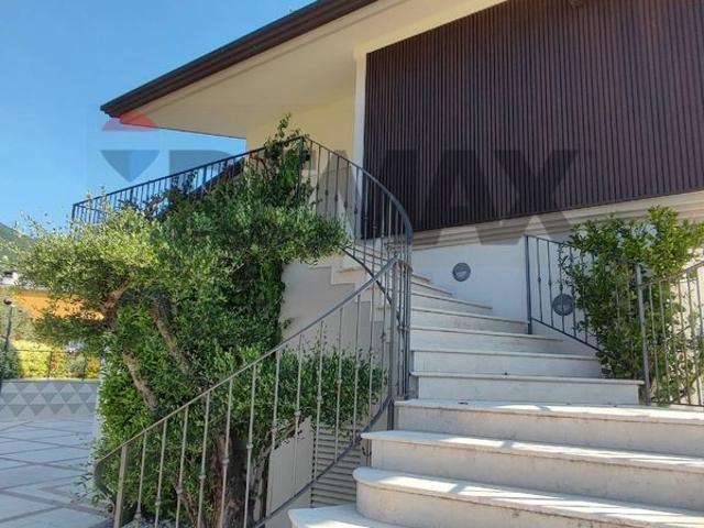 Villa Singola in Roè Volciano