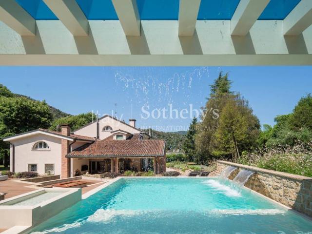 Villa singola in vendita a Torreglia via Liviana