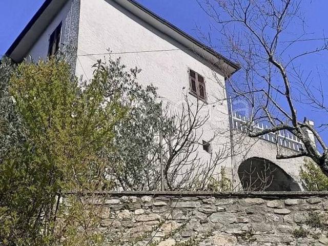 Villa bifamiliare in vendita a Tresana