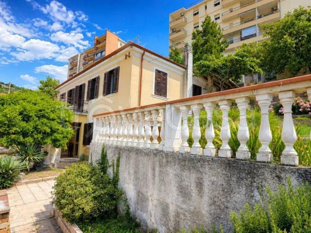 Villa singola in vendita a Trieste via Sara Davis, 39, Roiano