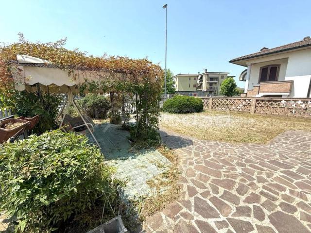 Villa singola in vendita a Valera Fratta via Milano, 28