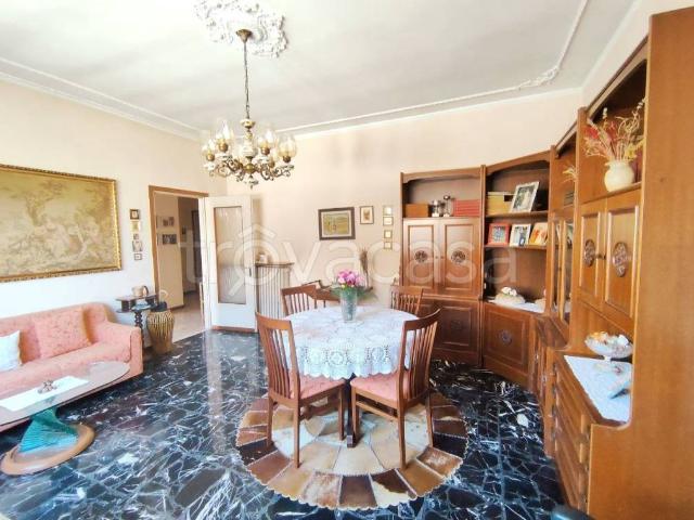 Villa singola in vendita a Varedo via Taranto, 4