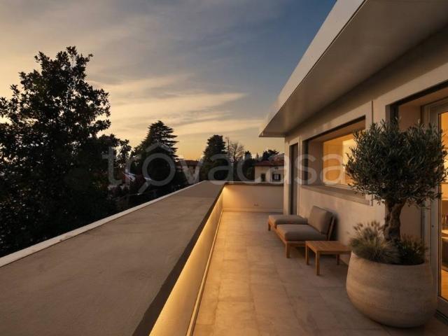 Villa singola in vendita a Varese viale Sant'Antonio, 32, Casbeno