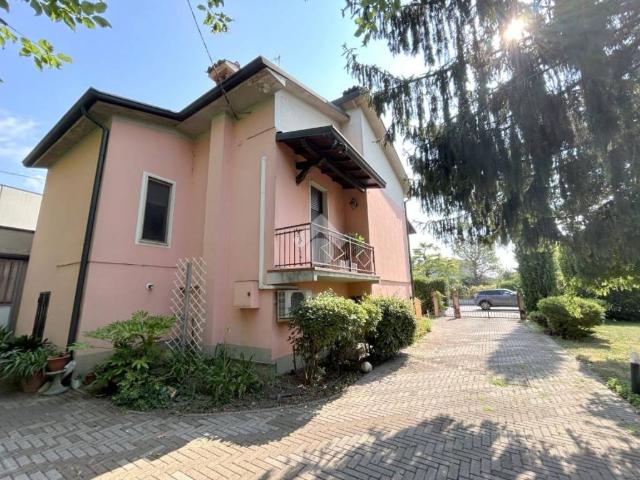 Villa singola in vendita a Viadana, Calvisano