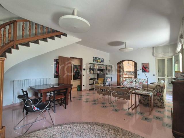 Villa singola in vendita a Viagrande via Alcide De Gasperi, 15