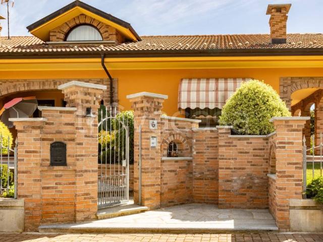 Villa singola in vendita a Vignolo via Mistral, 6