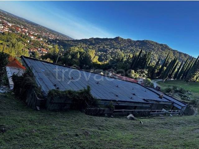 Villa singola in vendita a Vittorio Veneto via del Monte Baldo
