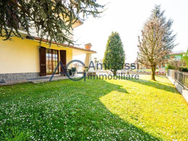 Villa singola in vendita a Zandobbio via Rivi
