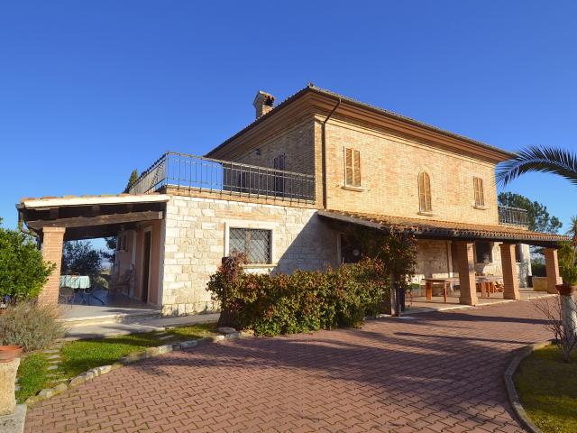 Villa singola in vendita a Ancarano, Collinare