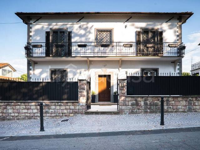 Villa singola in vendita a Bassano in Teverina