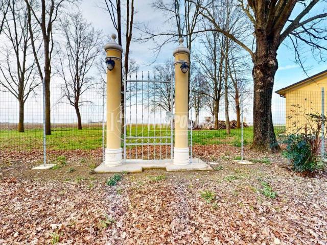 Villa singola in vendita a Bondeno via Argine Cagnetto 31