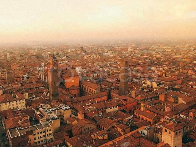 Villa singola in vendita a Bologna via Adolfo Albertazzi, Murri
